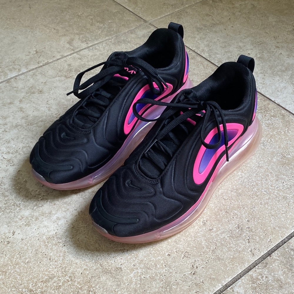 Nike Airmax Women's Sneakers in Black and Pink